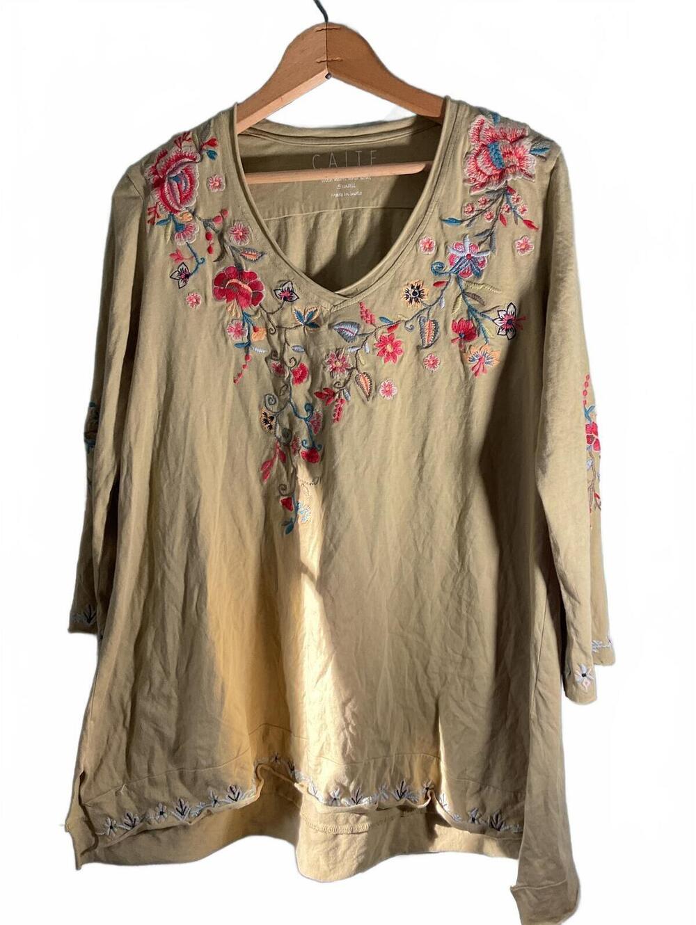 Caite Handmade Embroidered Green Long Sleeve Top Small (Large)